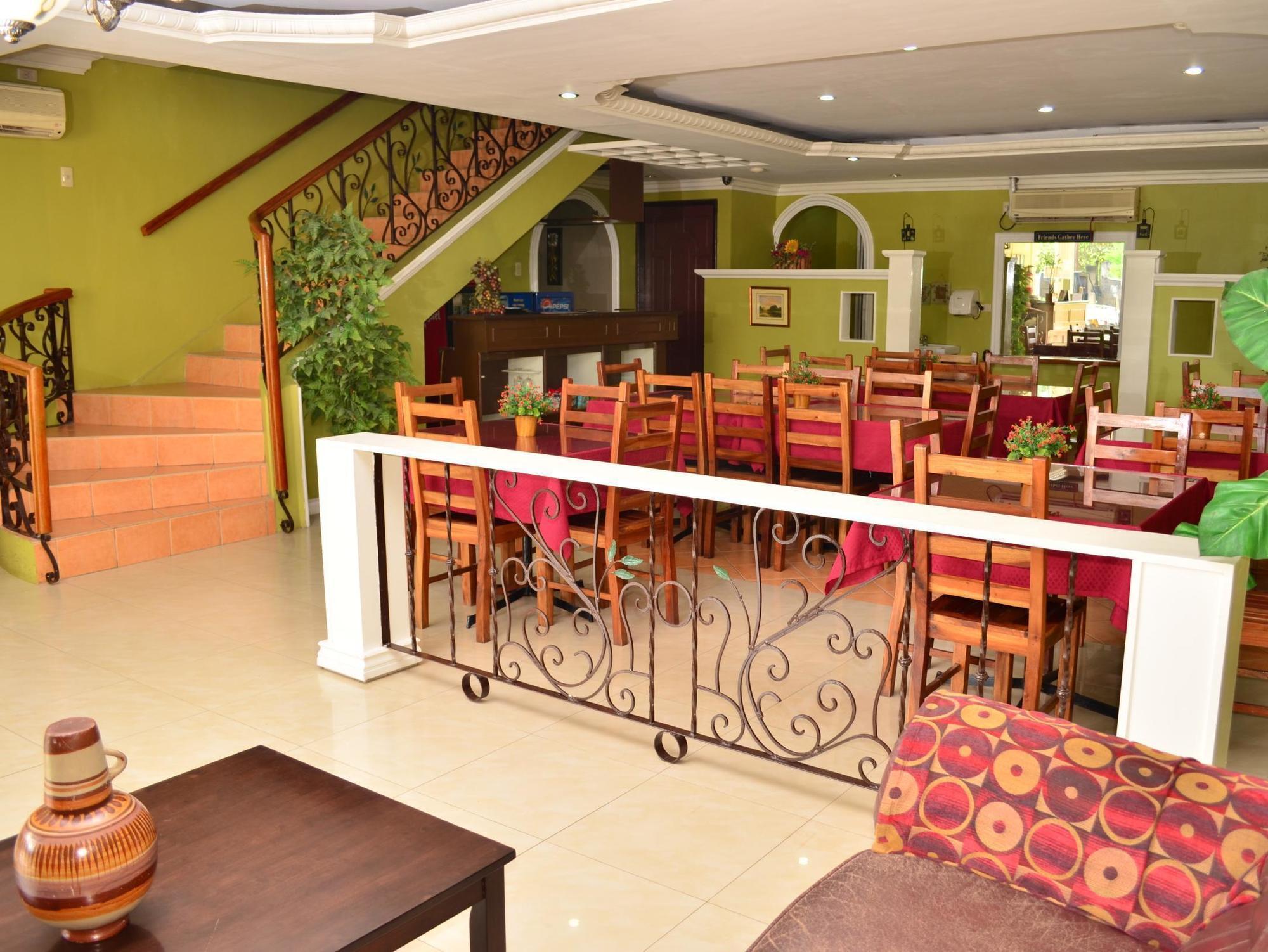 El Portal Inn Тагбиларан Сити Екстериор снимка